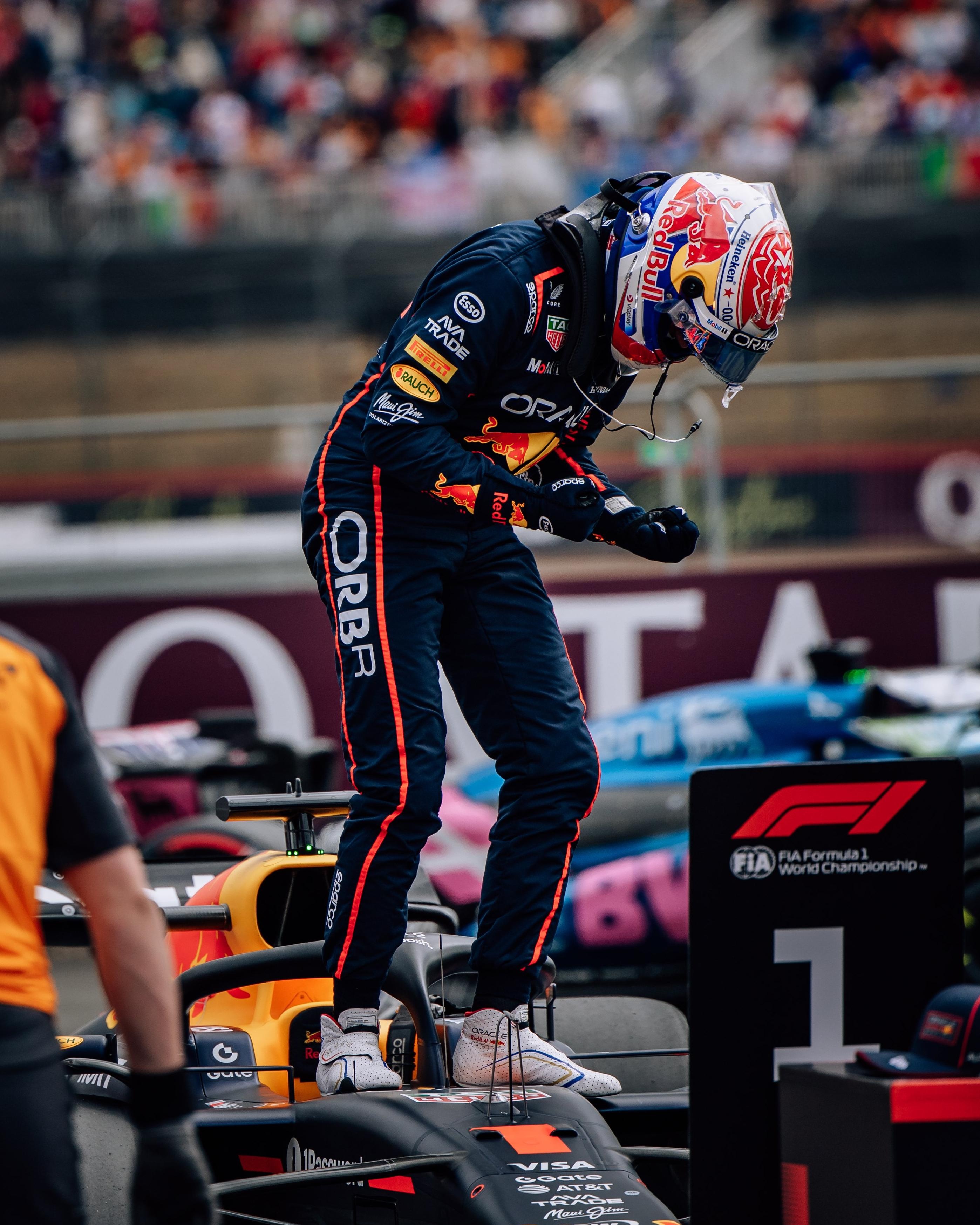 阿斯顿马丁碾压红牛车队,维斯塔潘惊艳四座 阿斯顿马丁碾压红牛车队,维斯塔潘惊艳四座