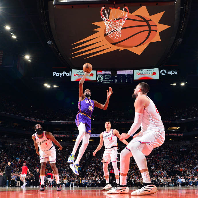 篮网完胜雷霆，詹姆斯高光表现