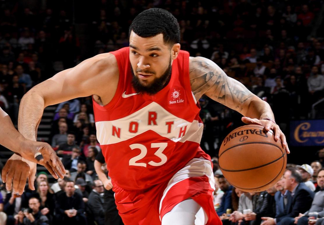 广东队鏖战猛龙,西亚卡姆状态火热 广东队鏖战猛龙,西亚卡姆状态火热