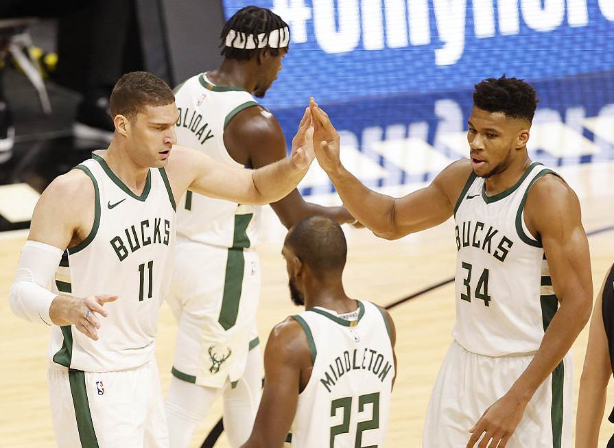 公牛碾压雄鹿，卡鲁索打破历史纪录