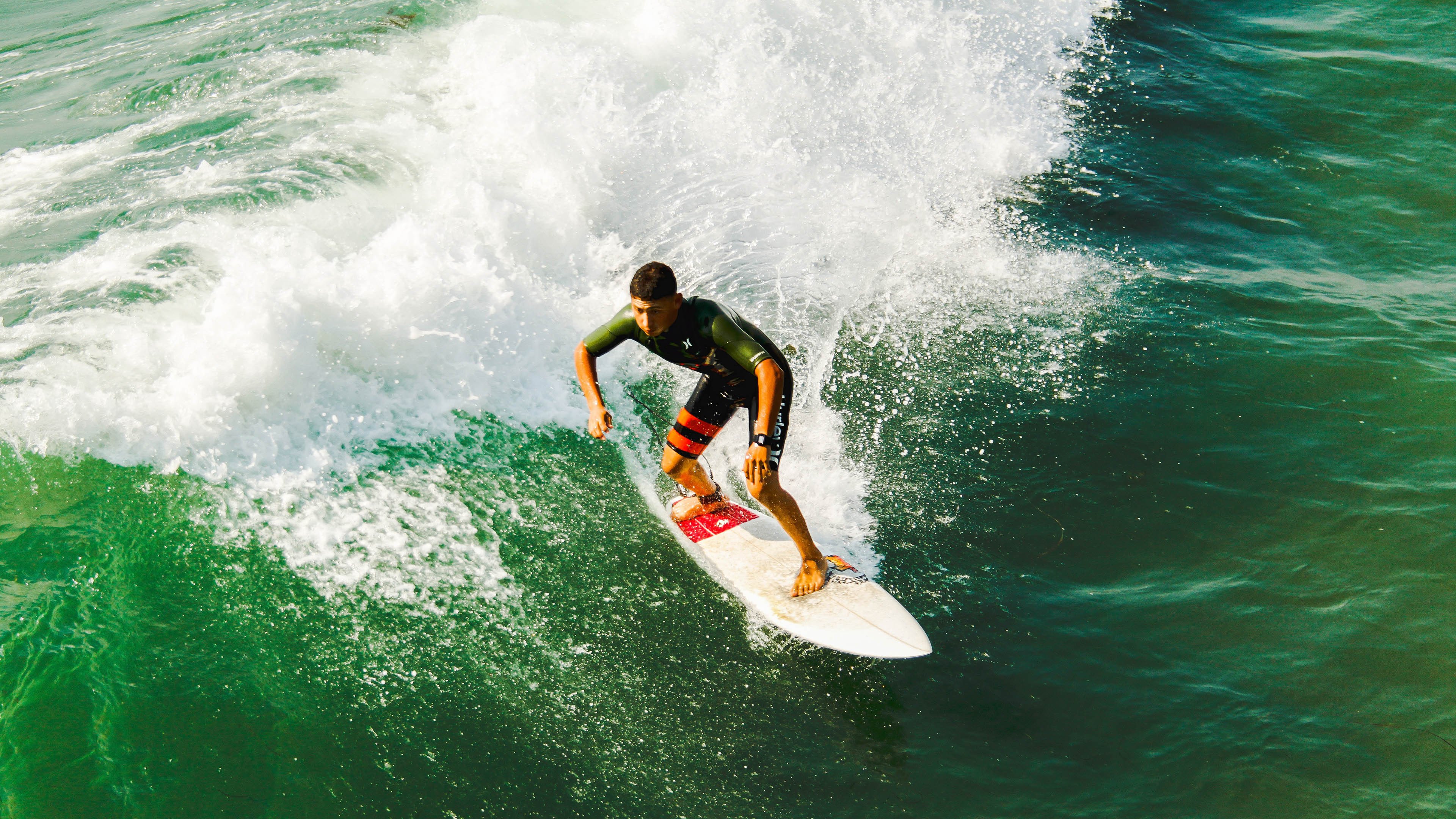 米切尔末节封神,广东队终结掘金不败金身,创造亚洲篮球新历史